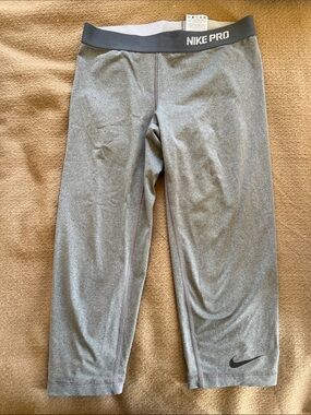 Nike Pro Gray Cropped Performance Leggings